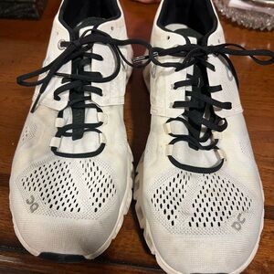 On Running women’s Black and White Athletic Shoes